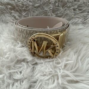 Michael Kors Reversible Logo Belt
Size Large